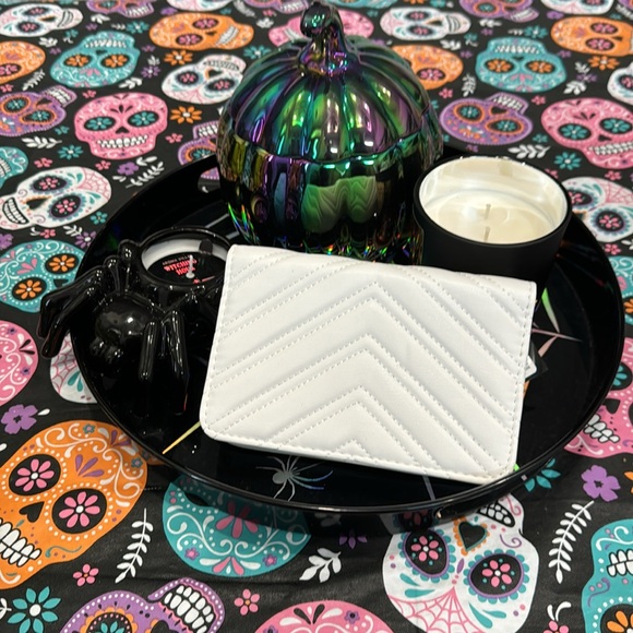 BEBE rain crossbody - Picture 3 of 4